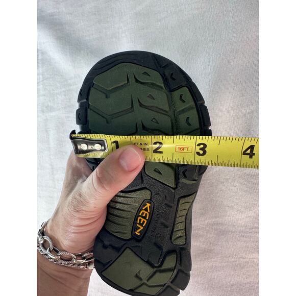 Keens Unisex Youth sz 11 (toddler) Newport Camo Hiking Water Play Sandals Slipon - Picture 8 of 9